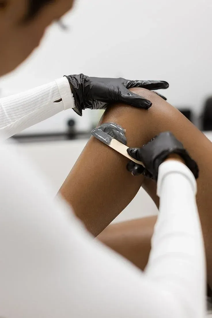 Une peau lisse après une épilation à la cire professionnelle